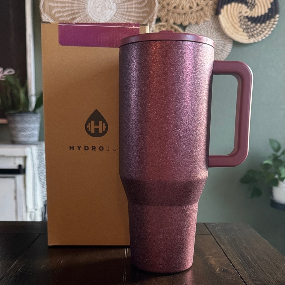 Hydrojug WINTER BERRY Traveler (40oz)! Birthday Collection! New!